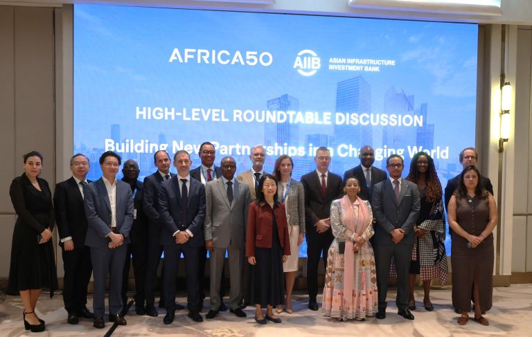 À Bangkok, le Ministre d’État participe à la table ronde de haut niveau d’Africa50 et de l’AIIB